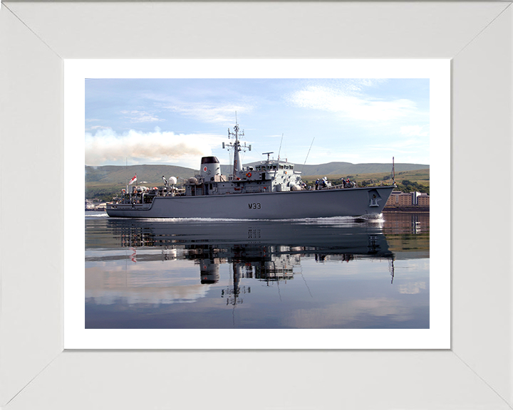 HMS Brocklesby M33 | Photo Print | Framed Print | Hunt Class | Mine Warfare Vessel | Royal Navy Hampshire Prints