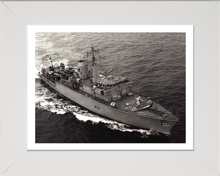 HMS Cottesmore M32 | Photo Print | Framed Print | Hunt Class | Mine Warfare Vessel | Royal Navy Hampshire Prints