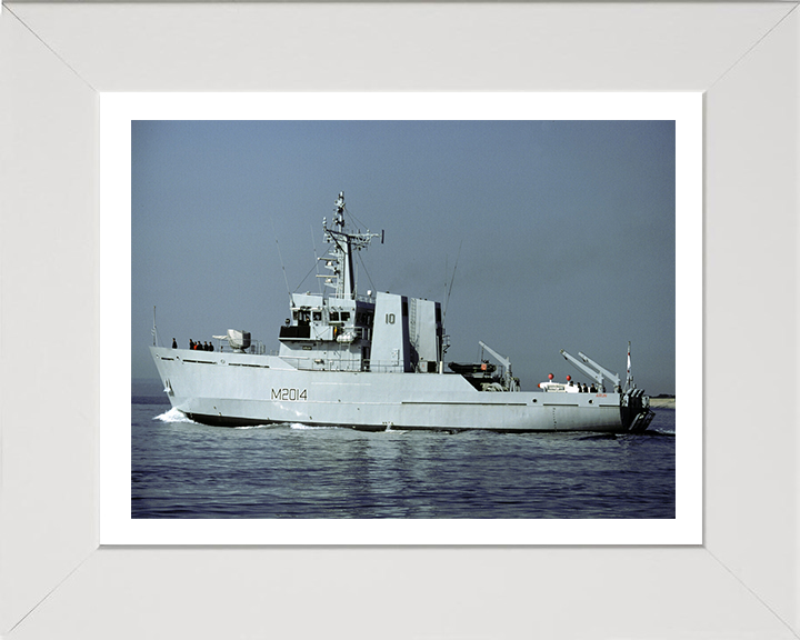 HMS Arun M2014 Royal Navy River class minesweeper Photo Print or Framed Print - Hampshire Prints