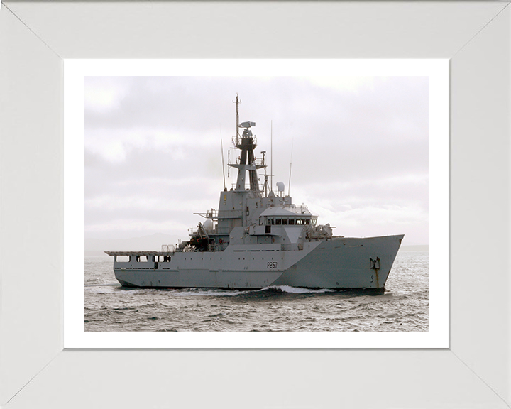 HMS Clyde P257 | Photo Print | Framed Print | River Class | Patrol Vessel | Royal Navy Hampshire Prints