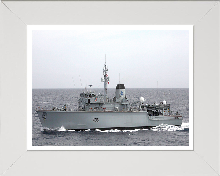 HMS Brocklesby M33 | Photo Print | Framed Print | Hunt Class | Mine Warfare Vessel | Royal Navy Hampshire Prints