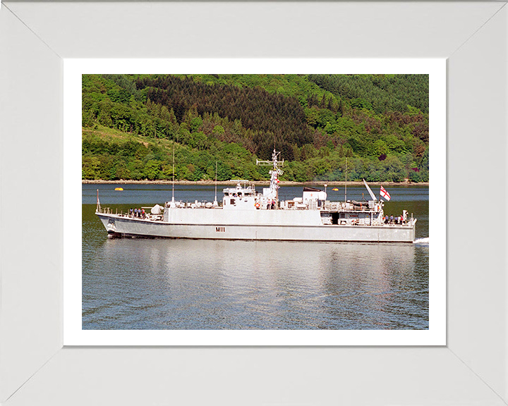 HMS Blyth M111 | Photo Print | Framed Print | Sandown Class | Minehunter | Royal Navy Hampshire Prints