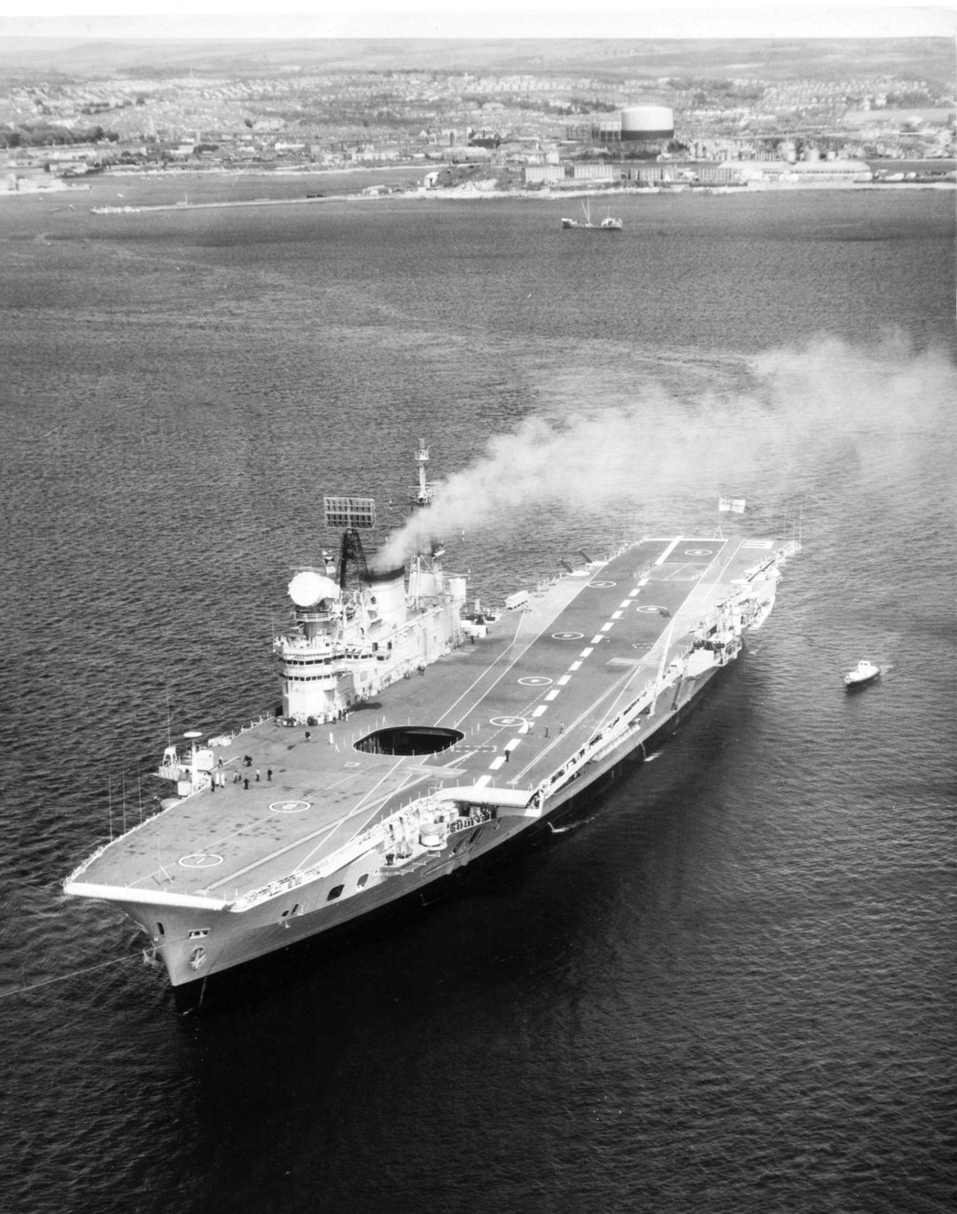 HMS Eagle R05 | Photo Print | Framed Print | Audacious Class | Aircraft Carrier | Royal Navy Hampshire Prints