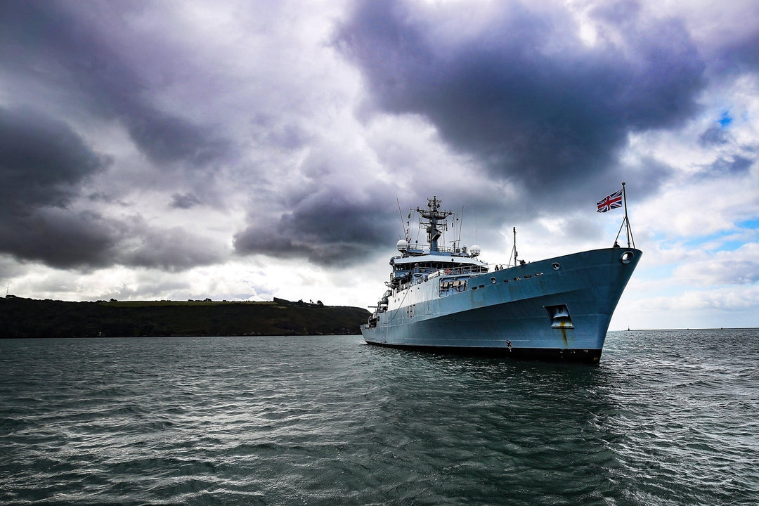 HMS Echo H87 | Photo Print | Framed Print | Echo Class | Survey Vessel | Royal Navy Hampshire Prints