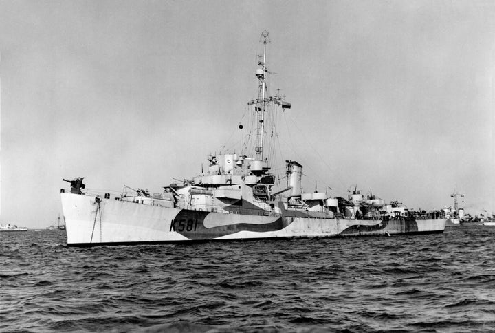 HMS Holmes K581 | Photo Print | Framed Print | Captain Class | Frigate | Royal Navy Hampshire Prints