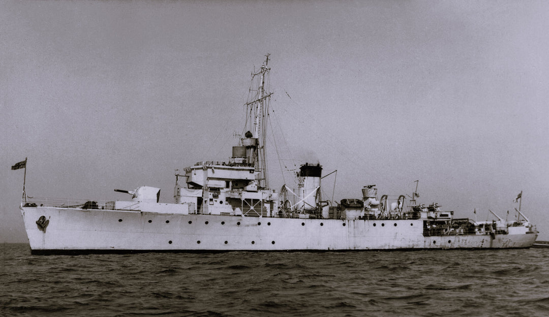 HMS Ready J223 | Photo Print | Framed Print | Algerine Class | Minesweeper | Royal Navy Hampshire Prints