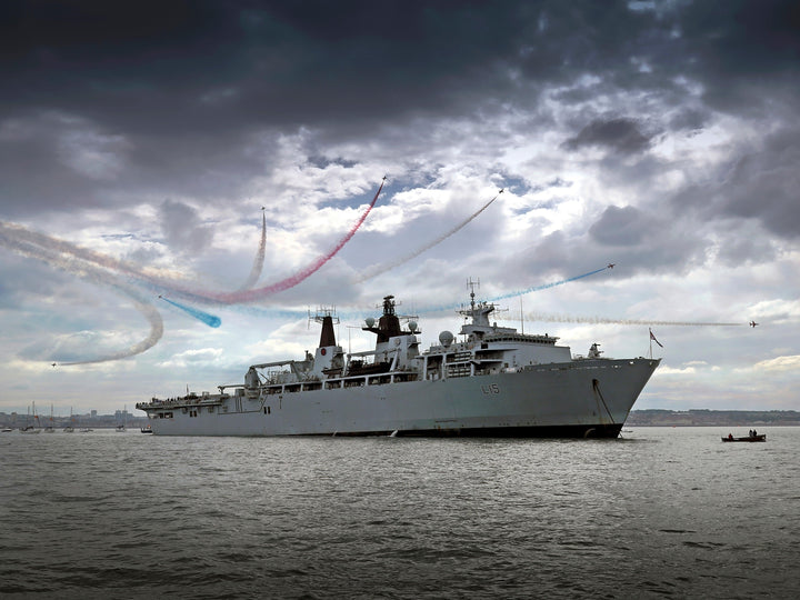 HMS Bulwark L15 | Photo Print | Framed Print | Albion Class | Amphibious Ship | Royal Navy Hampshire Prints