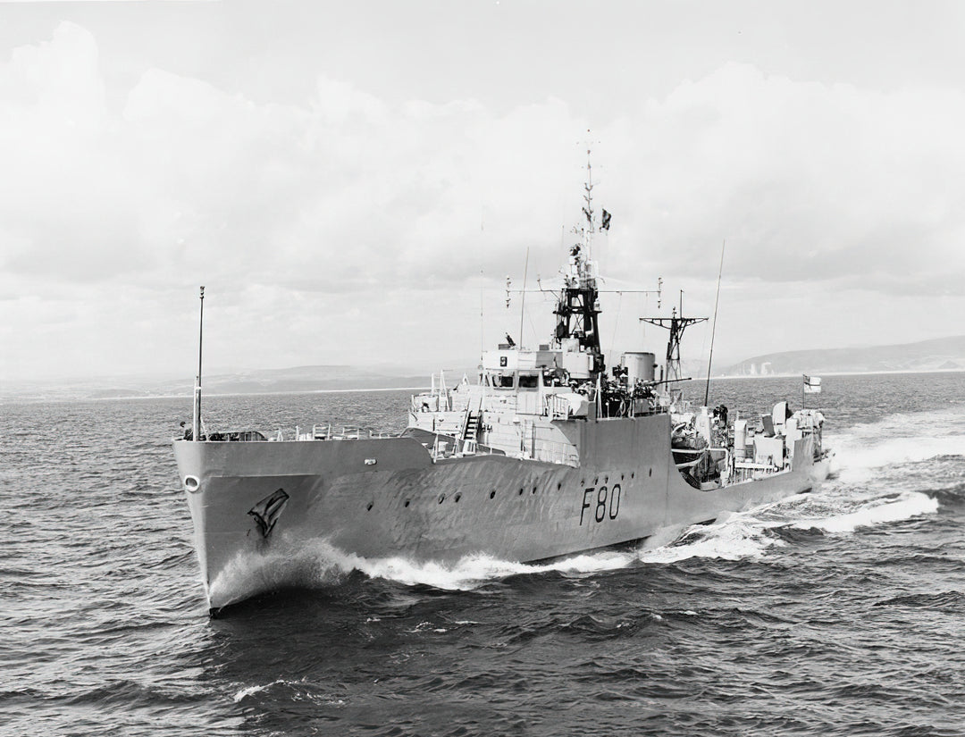 HMS Duncan F80 Royal Navy Blackwood class frigate Photo Print or Framed Print - Hampshire Prints