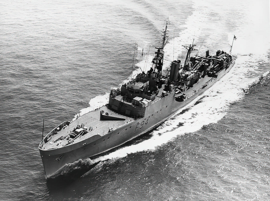 HMS Palliser F94 Royal Navy Blackwood class frigate Photo Print or Framed Print - Hampshire Prints