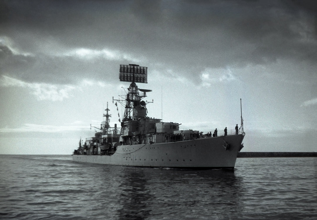 HMS Agincourt D86 Royal Navy Battle class destroyer Photo Print or Framed Print - Hampshire Prints