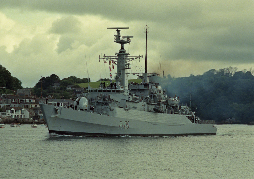 HMS Avenger F185 Royal Navy Type 21 frigate Photo Print or Framed Print - Hampshire Prints