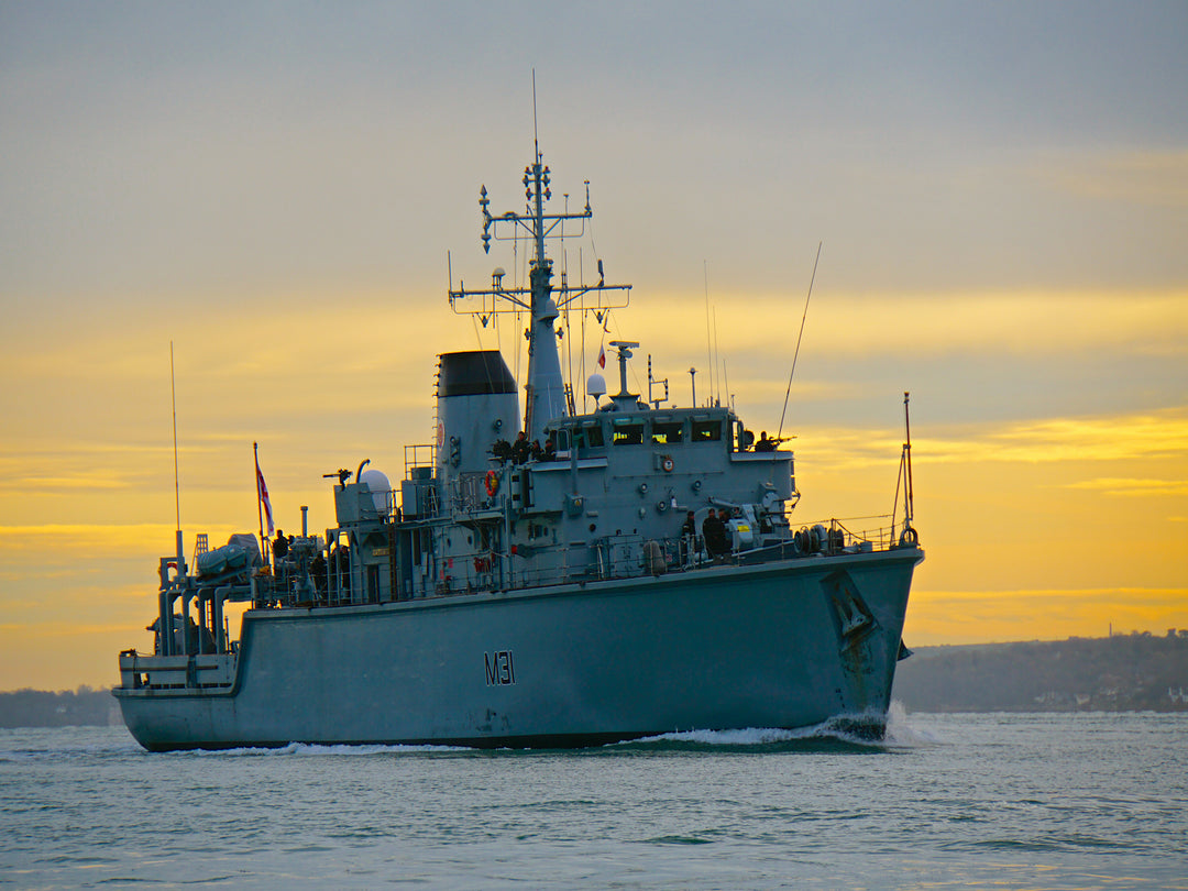 HMS Cattistock M31 Royal Navy Hunt class mine hunter Photo Print or Framed Print - Hampshire Prints