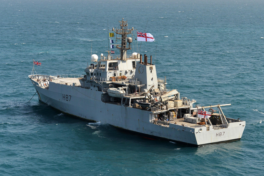 HMS Echo H87 | Photo Print | Framed Print | Echo Class | Survey Vessel | Royal Navy Hampshire Prints