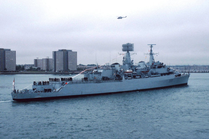 HMS Fife D20 | Photo Print | Framed Print | Poster | County Class | Destroyer | Royal Navy Hampshire Prints