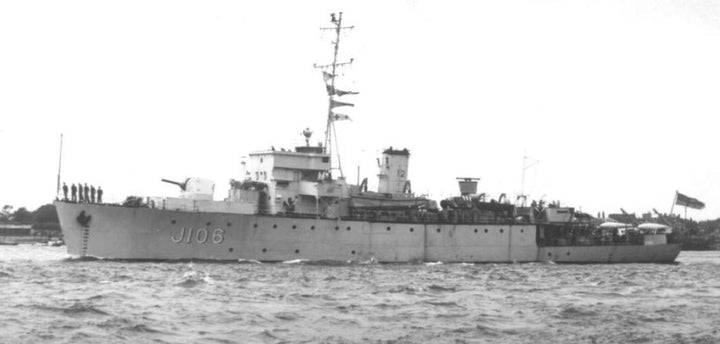HMS Acute J106 | Photo Print | Framed Print | Algerine Class | Minesweeper | Royal Navy Hampshire Prints