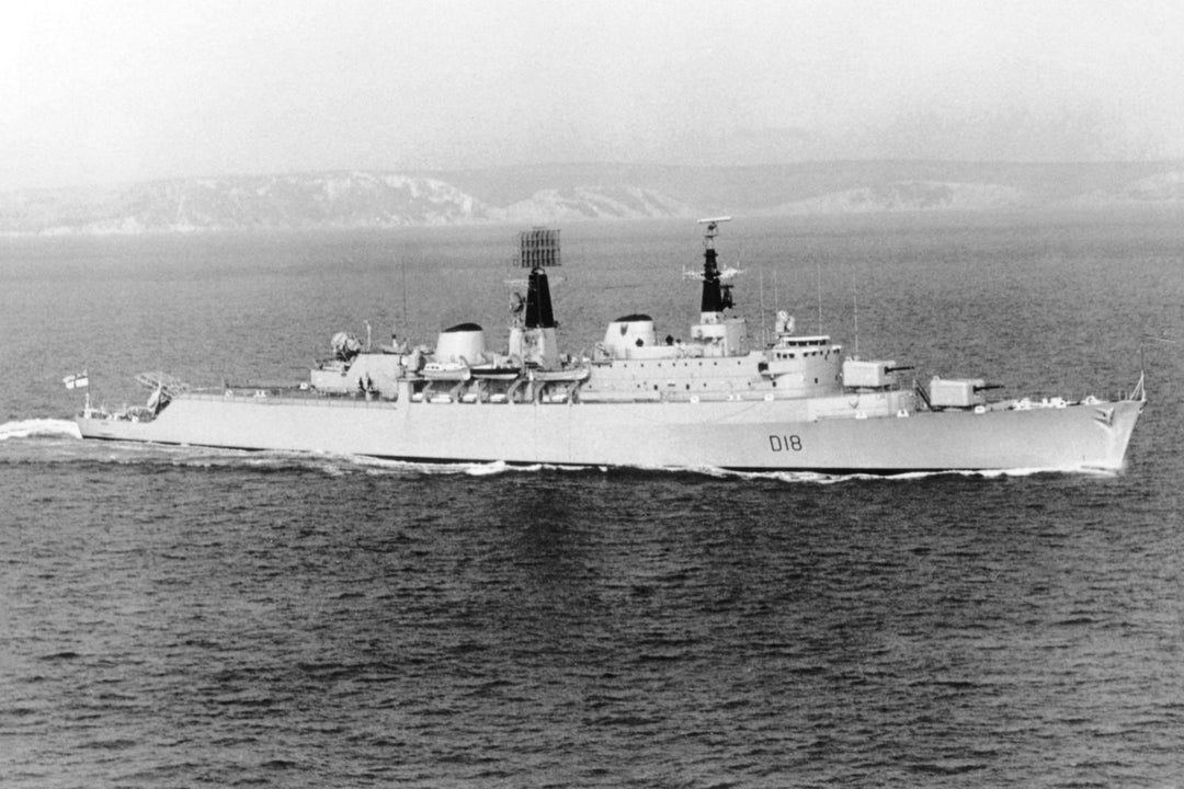 HMS Antrim D18 | Photo Print | Framed Print | County Class | Destroyer | Royal Navy Hampshire Prints