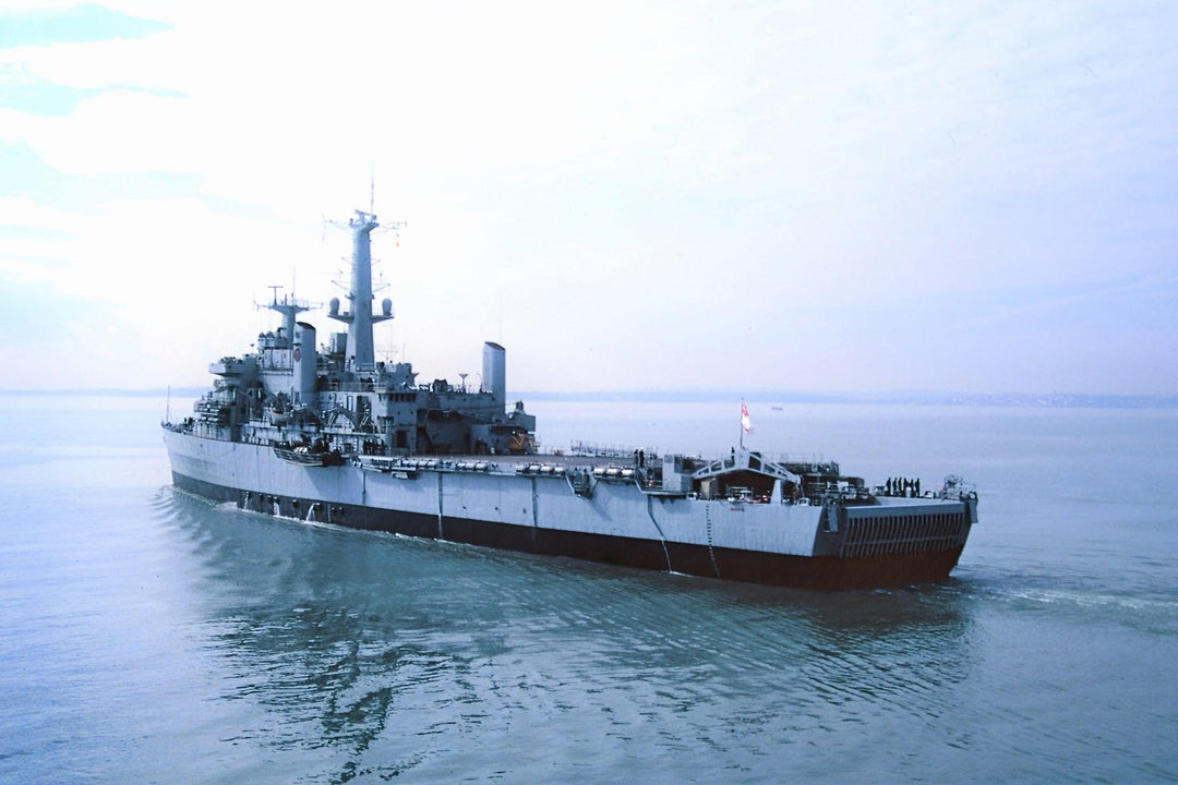 HMS Intrepid L11 | Photo Print | Framed Print | Fearless Class | Amphibious Ship | Royal Navy Hampshire Prints