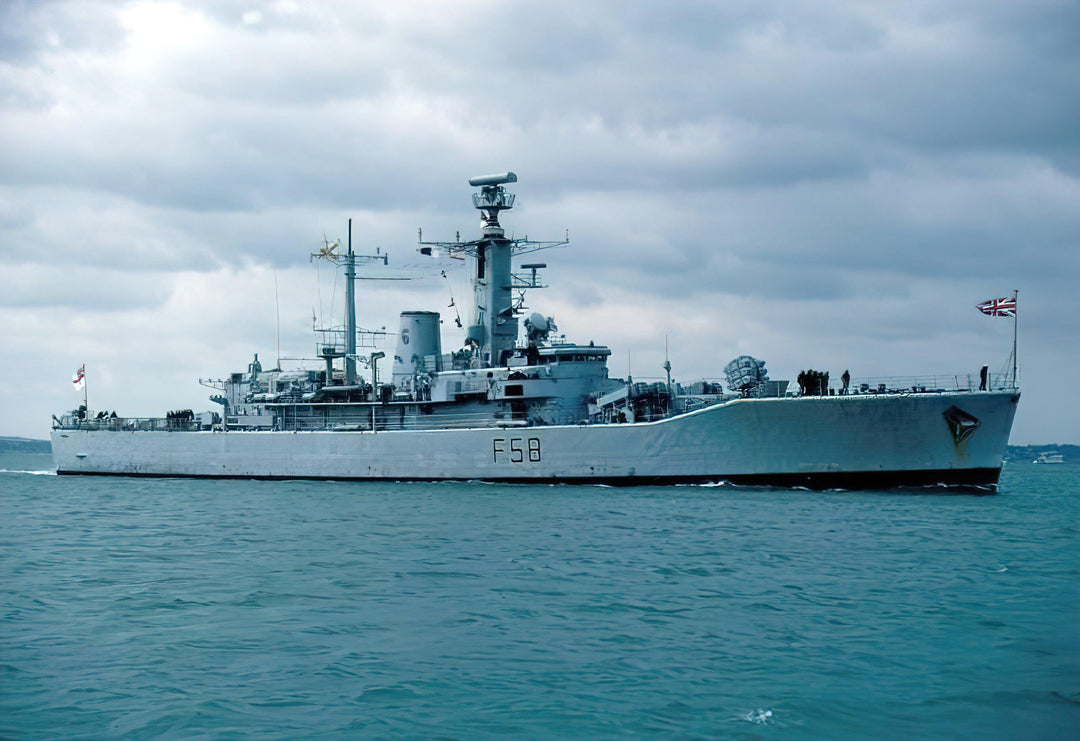HMS Hermione F58 | Photo Print | Framed Print | Leander Class | Frigate | Royal Navy Hampshire Prints