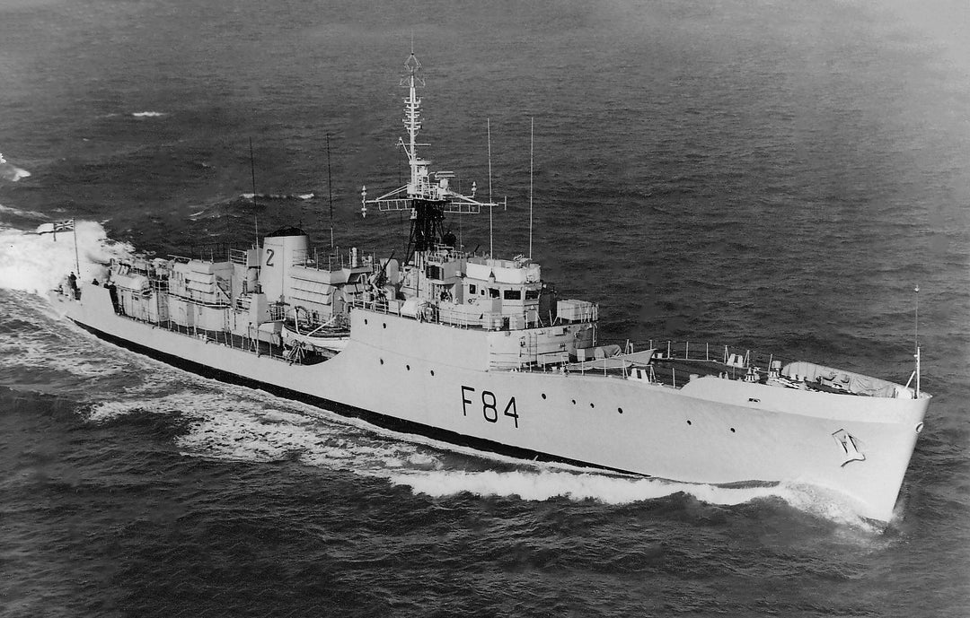 HMS Exmouth F84 | Photo Print | Framed Print | Blackwood Class | Frigate | Royal Navy Hampshire Prints