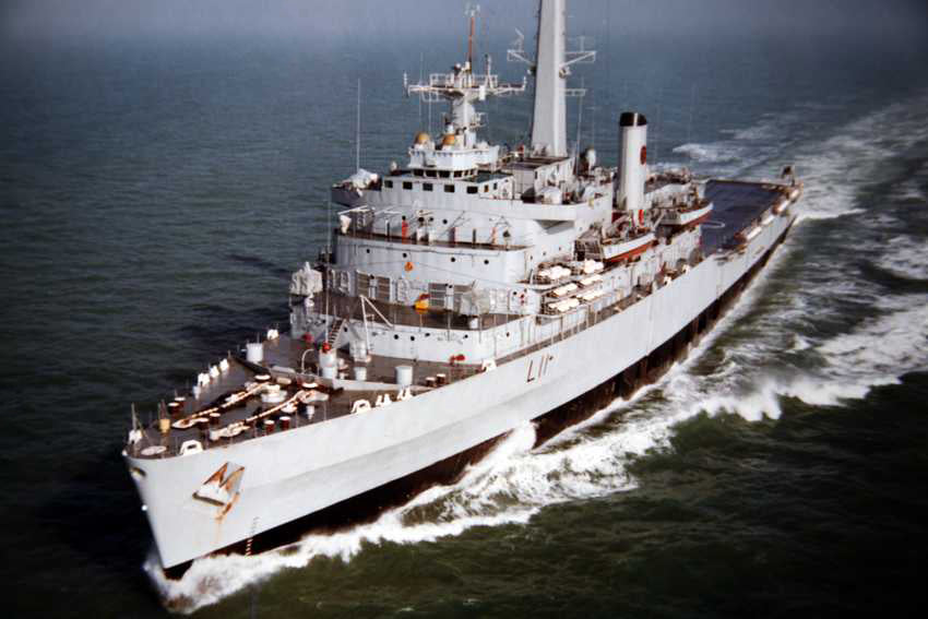 HMS Intrepid L11 | Photo Print | Framed Print | Fearless Class | Amphibious Ship | Royal Navy Hampshire Prints