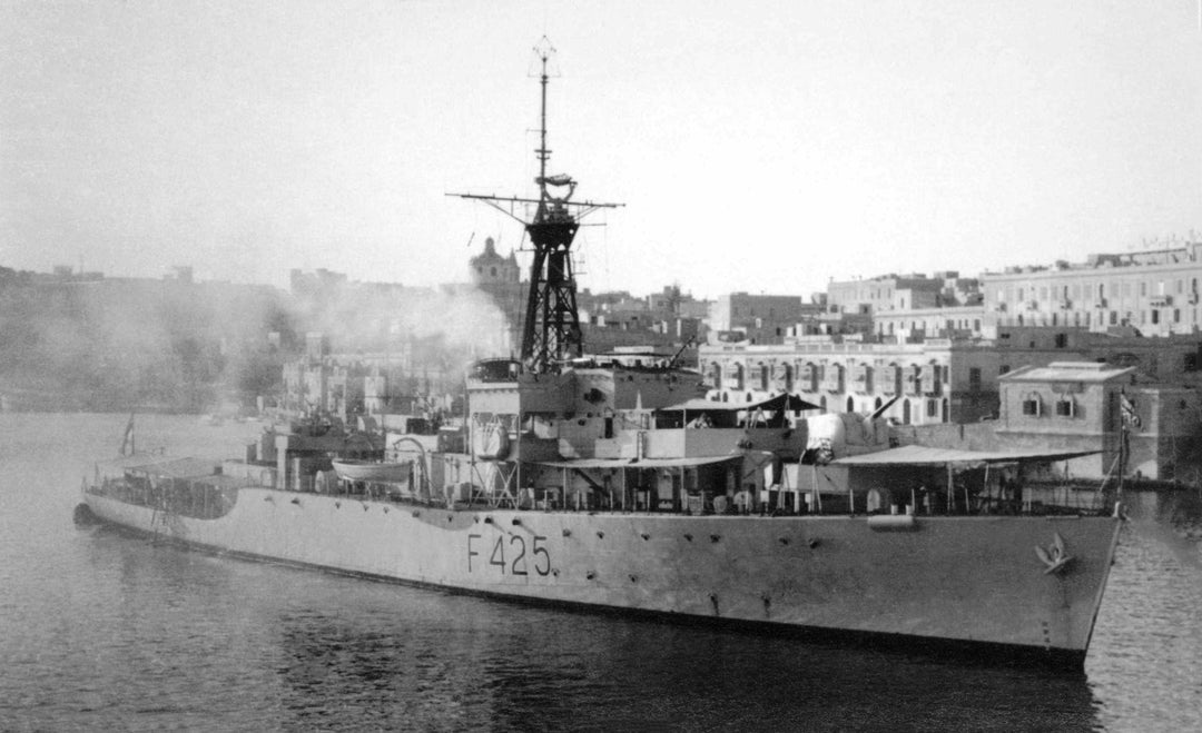 HMS Loch Dunvegan F425 (K425) Royal Navy Loch class frigate Photo Print or Framed Print - Hampshire Prints