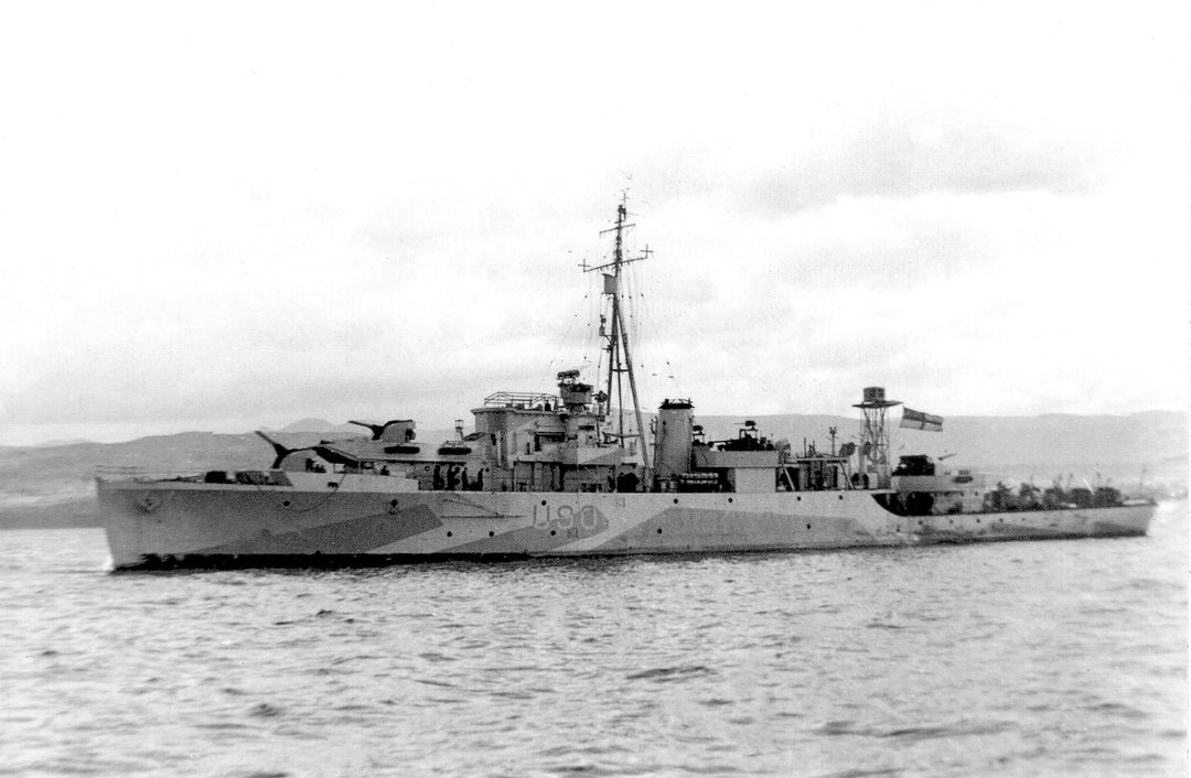 HMS Woodcock U90 | Photo Print | Framed Print | Black Swan Class | Sloop | Royal Navy Hampshire Prints