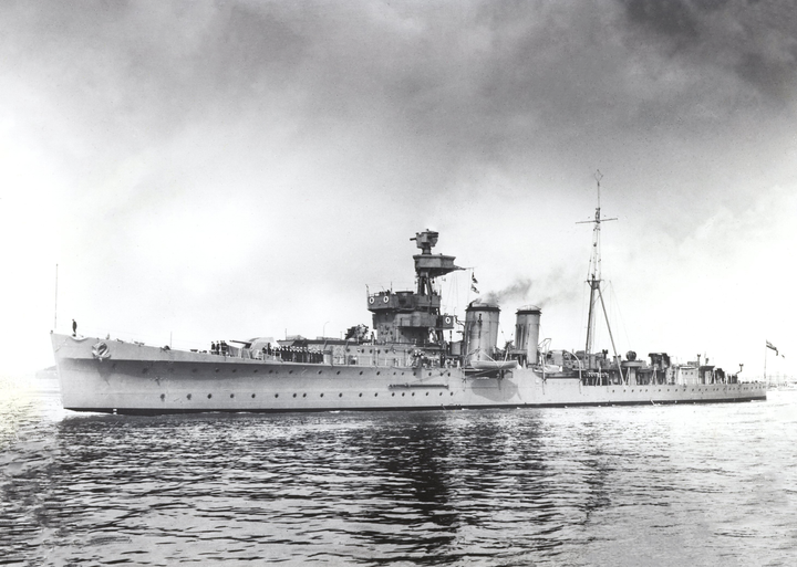 HMS Cairo D87 | Photo Print | Framed Print | C Class | Light Cruiser | Royal Navy Hampshire Prints