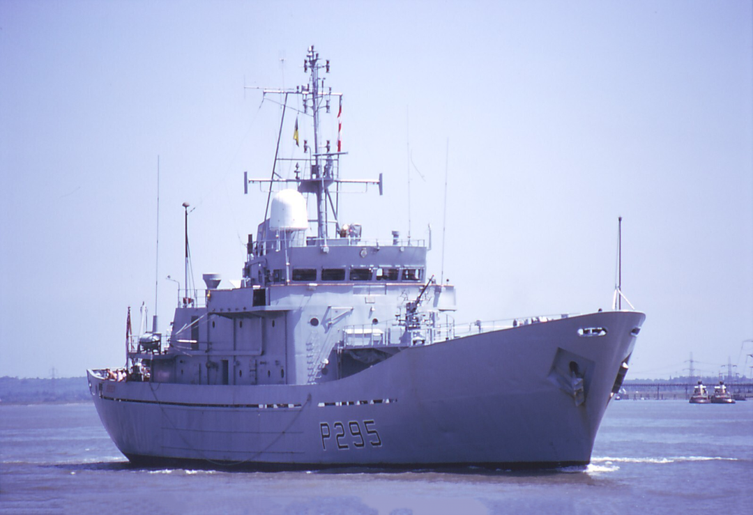 HMS Jersey P295 Royal Navy Island class Patrol Vessel Photo Print or Framed Photo Print - Hampshire Prints