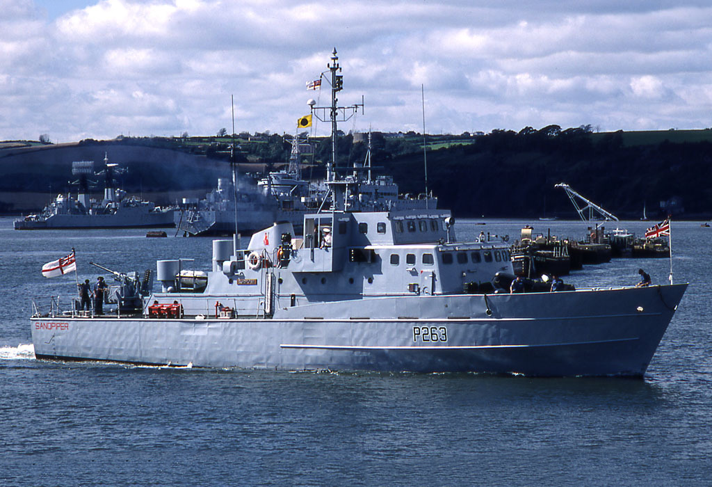 HMS Sandpiper P263 Royal Navy Bird class patrol vessel Photo Print or Framed Photo Print - Hampshire Prints