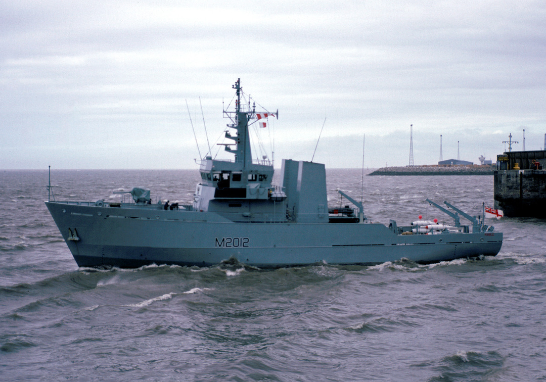 HMS Ribble M2012 | Photo Print | Framed Print | River Class | Minesweeper | Royal Navy Hampshire Prints