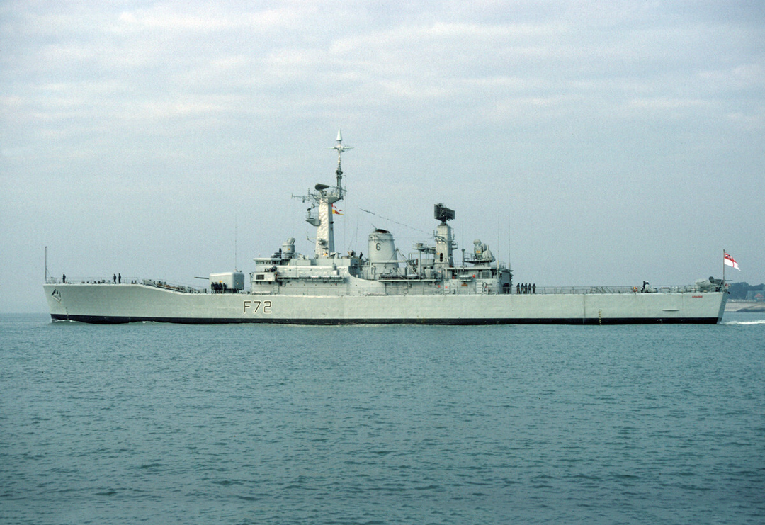 HMS Ariadne F72 | Photo Print | Framed Print | Leander Class | Frigate | Royal Navy Hampshire Prints