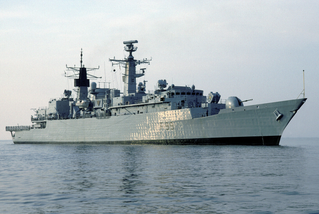 HMS Cornwall F99 | Photo Print | Framed Print | Poster | Type 22 | Frigate | Royal Navy Hampshire Prints