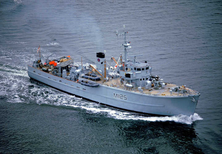 HMS Cuxton M1125 Royal Navy Ton class minesweeper Photo Print or Framed Print - Hampshire Prints