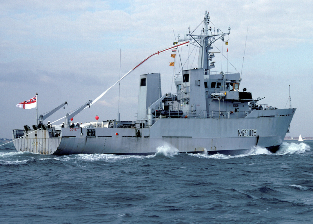 HMS Dovey M2005 Royal Navy River class minesweeper Photo Print or Framed Print - Hampshire Prints