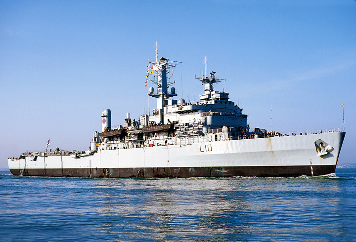 HMS Fearless L10 Royal Navy Fearless class amphibious ship Photo Print or Framed Print - Hampshire Prints