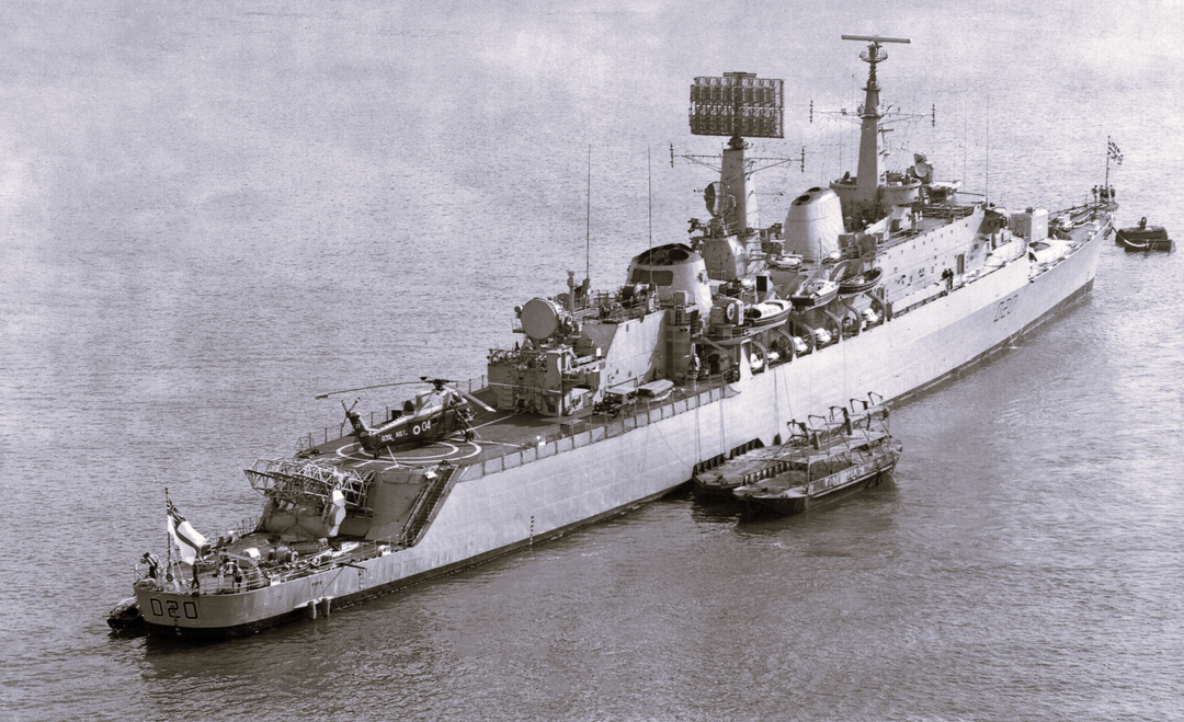 HMS Fife D20 | Photo Print | Framed Print | Poster | County Class | Destroyer | Royal Navy Hampshire Prints