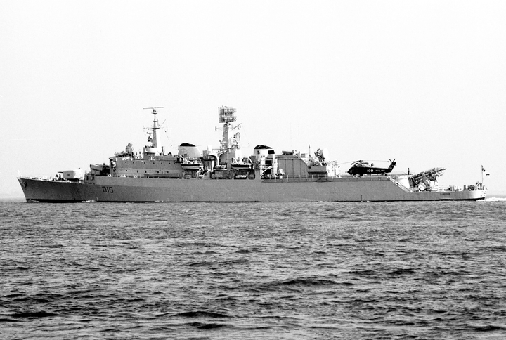 HMS Glamorgan D19 | Photo Print | Framed Print | County Class | Destroyer | Royal Navy Hampshire Prints