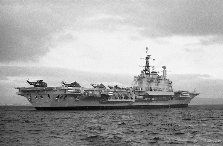 HMS Hermes R12 | Photo Print | Framed Print | Centaur Class | Aircraft Carrier | Royal Navy Hampshire Prints