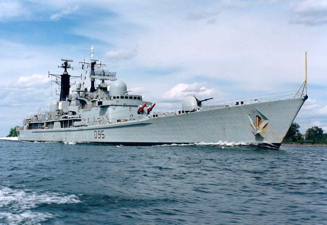 HMS Manchester D95 | Photo Print | Framed Print | Type 42 | Destroyer | Royal Navy Hampshire Prints
