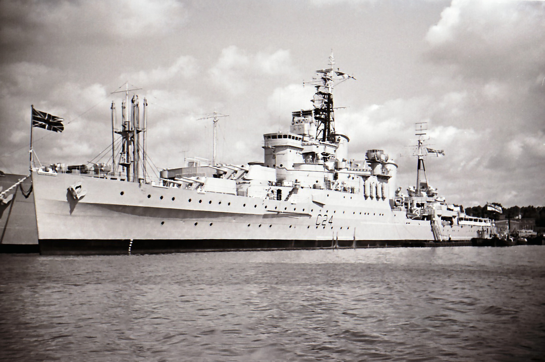 HMS Sheffield C24 Royal Navy Town class light cruiser Photo Print or Framed Print - Hampshire Prints