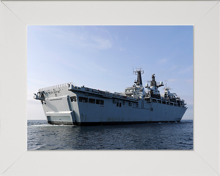 HMS Bulwark L15 | Photo Print | Framed Print | Albion Class | Amphibious Ship | Royal Navy Hampshire Prints