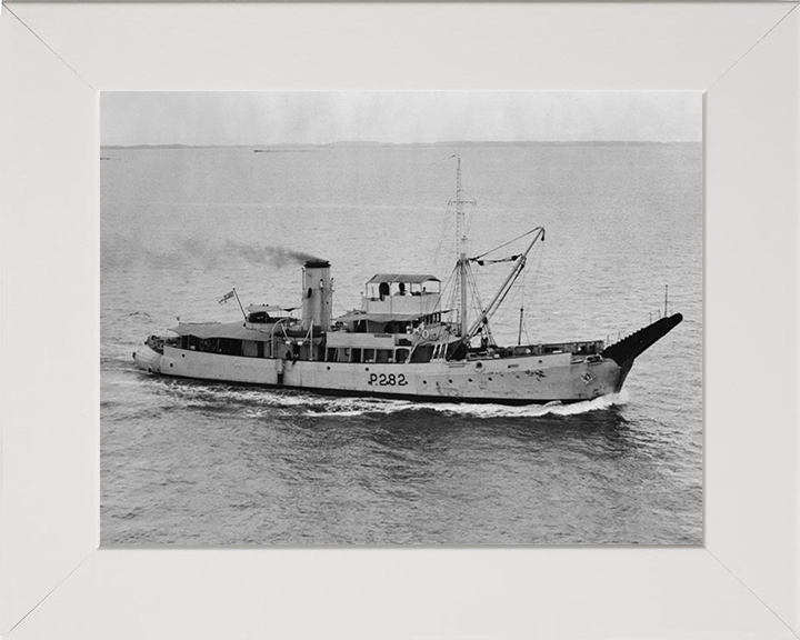 HMS Barfoam P282 | Photo Print | Framed Print | Bar Class | Boom defence vessel | Royal Navy Hampshire Prints