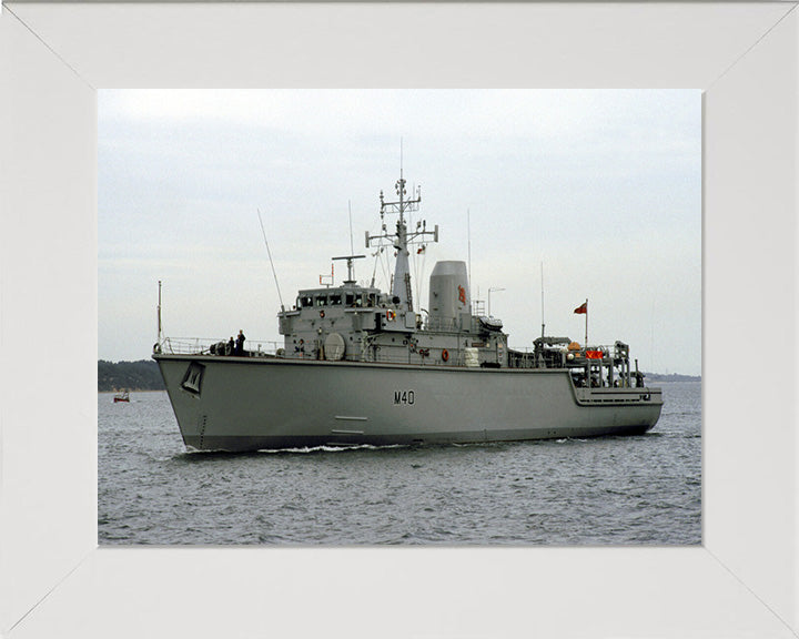 HMS Berkeley M40 | Photo Print | Framed Print | Hunt Class | Mine Warfare Vessel | Royal Navy Hampshire Prints