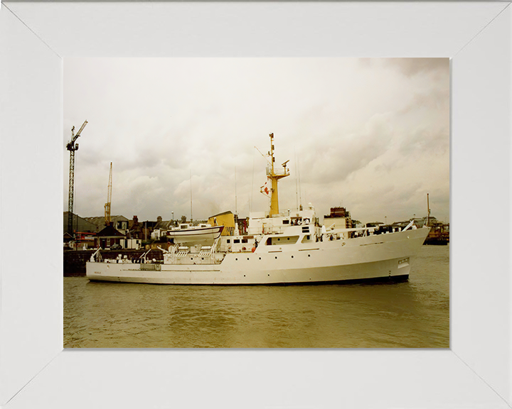 HMS Beagle A319 | Photo Print | Framed Print | Bulldog Class | Survey Vessel | Royal Navy Hampshire Prints