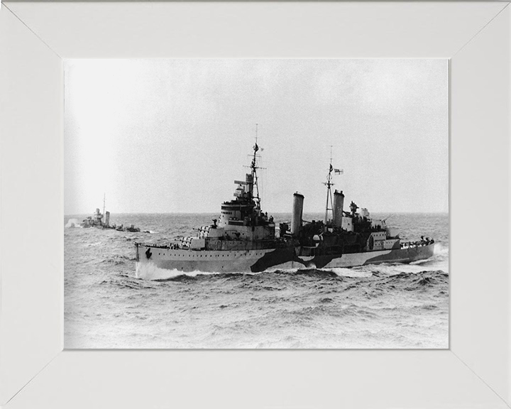 HMS Edinburgh (16) Royal Navy Town class light cruiser Photo Print or Framed Print - Hampshire Prints