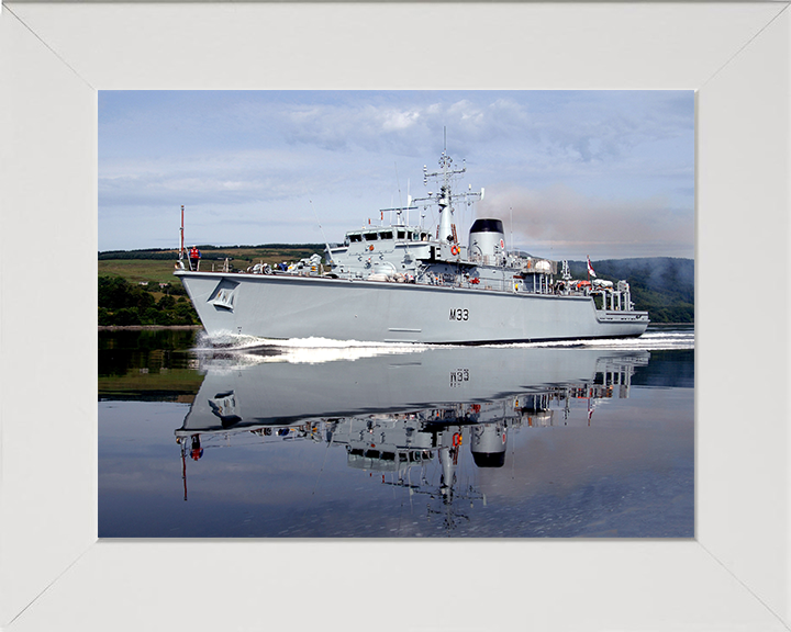 HMS Brocklesby M33 | Photo Print | Framed Print | Hunt Class | Mine Warfare Vessel | Royal Navy Hampshire Prints