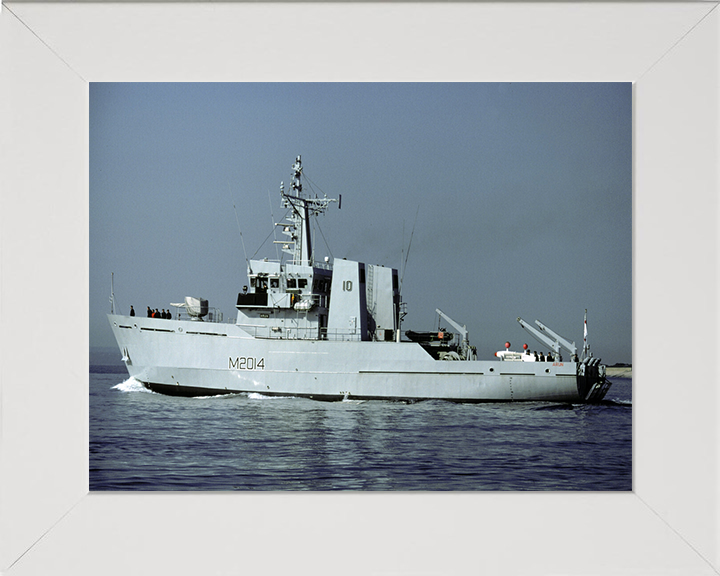 HMS Arun M2014 Royal Navy River class minesweeper Photo Print or Framed Print - Hampshire Prints