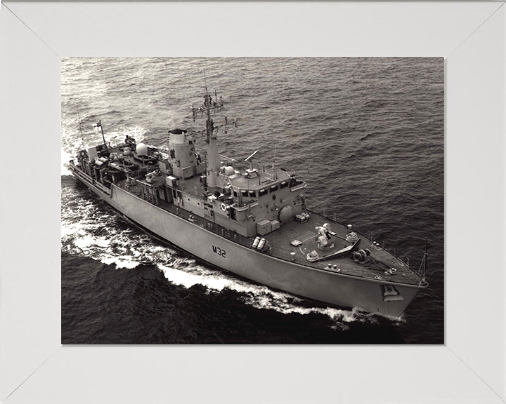 HMS Cottesmore M32 | Photo Print | Framed Print | Hunt Class | Mine Warfare Vessel | Royal Navy Hampshire Prints