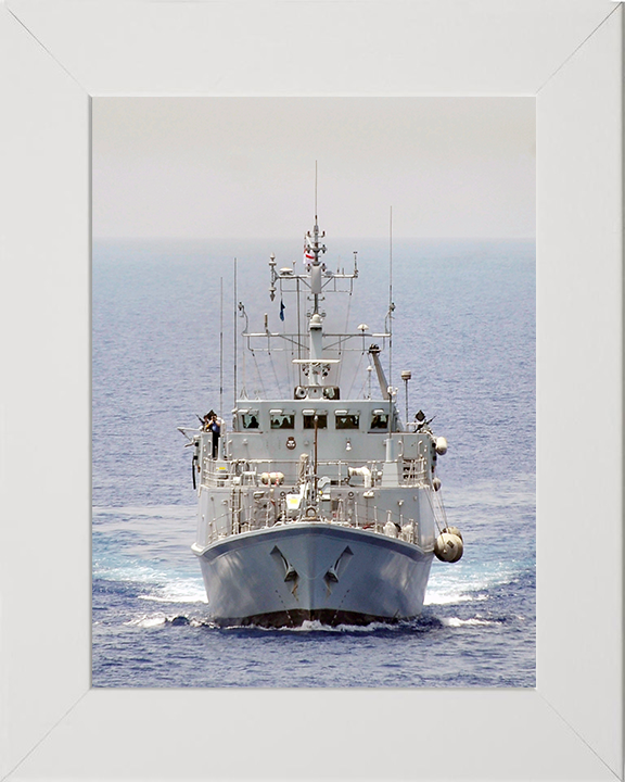 HMS Bangor M109 Royal Navy Sandown class minehunter Photo Print or Framed Print - Hampshire Prints