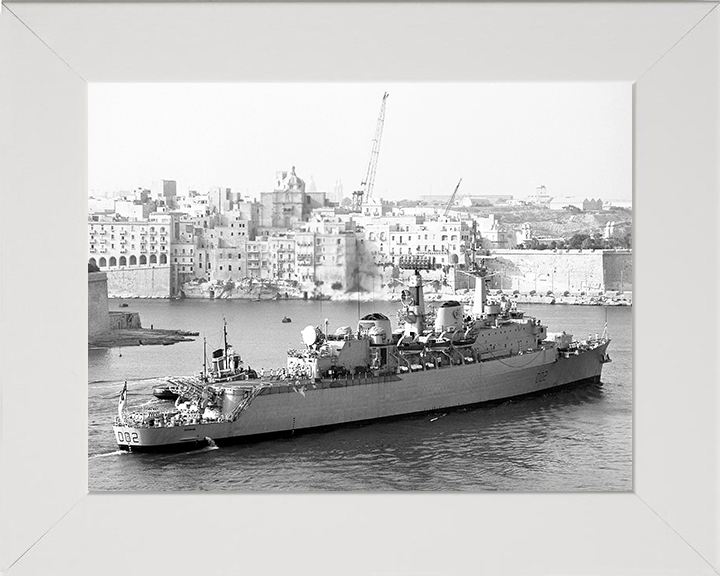 HMS Devonshire D02 | Photo Print | Framed Print | County Class | Destroyer | Royal Navy Hampshire Prints